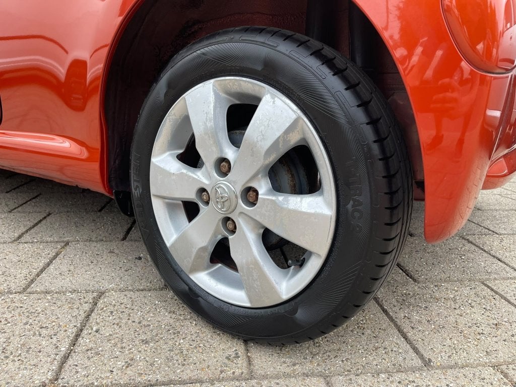 Foto 11 van Toyota Aygo 1.0 VVT-i Dyn Facelift Led Nw Apk NAP (bj 2012)