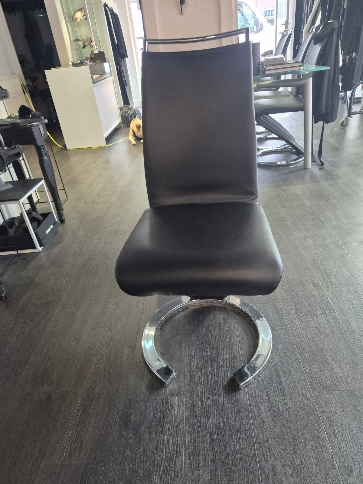 6 Zwarte Eetkamerstoelen met Chroom Onderstel  15.00 per stu, Ophalen, Zwart, Zo goed als nieuw, Metaal