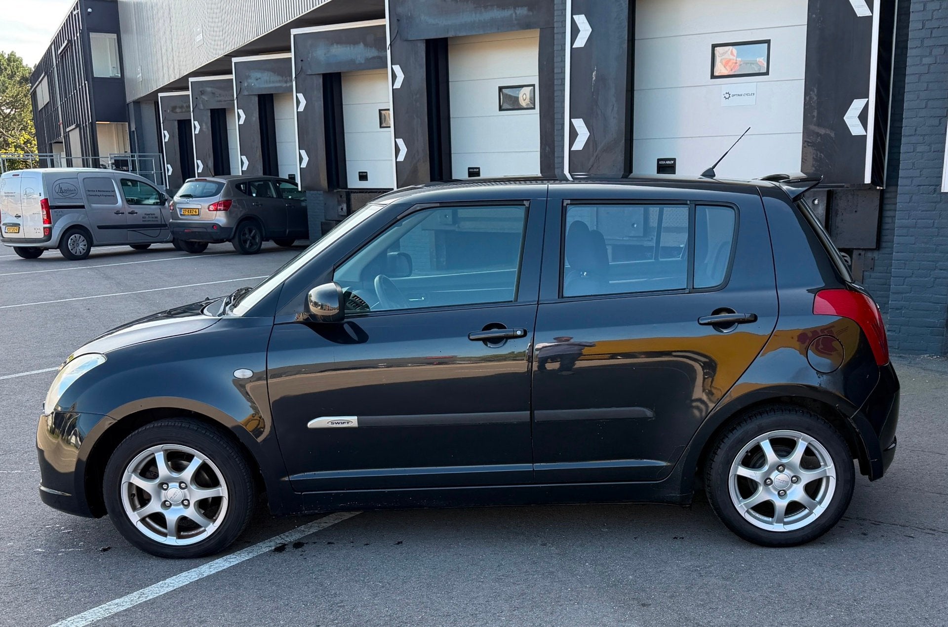 Suzuki Swift 1.3 Shogun AIRCO/5DEURS/LMV/, Auto's, Suzuki, Voorwielaandrijving, Stof, Zwart, 965 kg