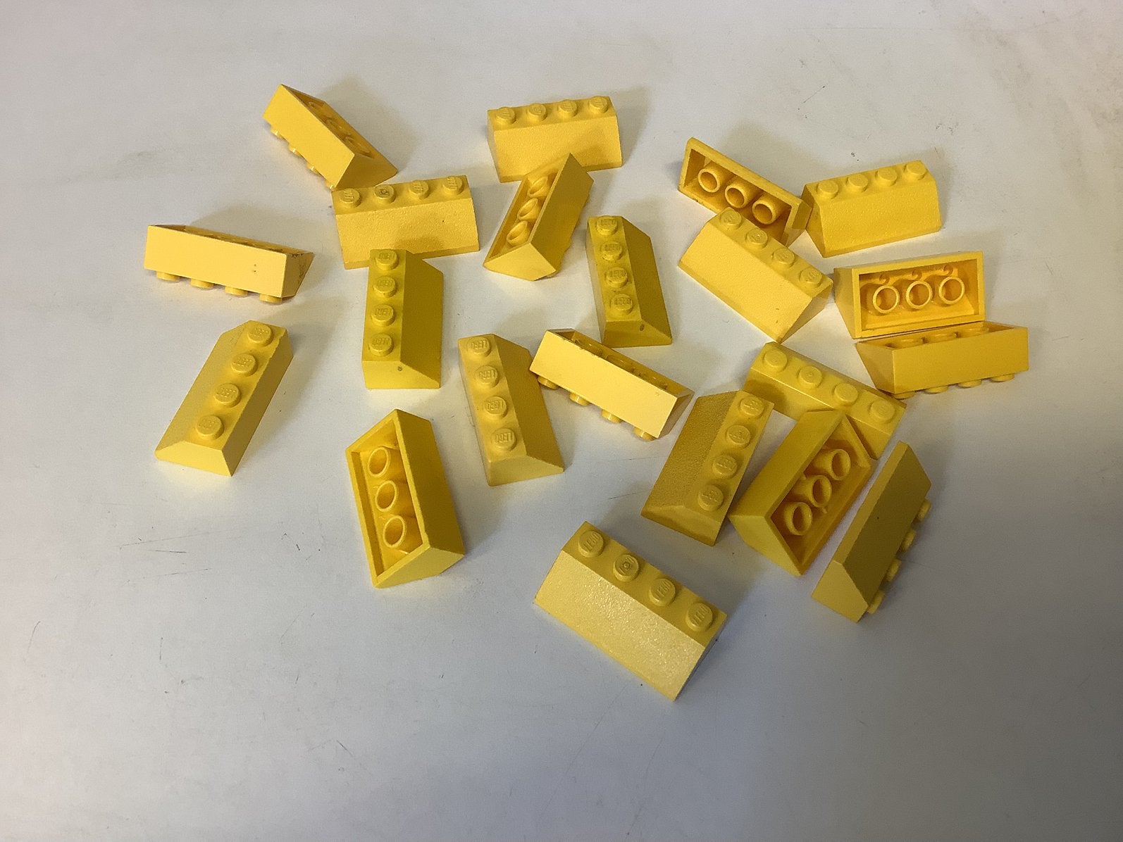 Lego dakpan 45 2x4 geel, Ophalen of Verzenden, Gebruikt, Losse stenen, Lego