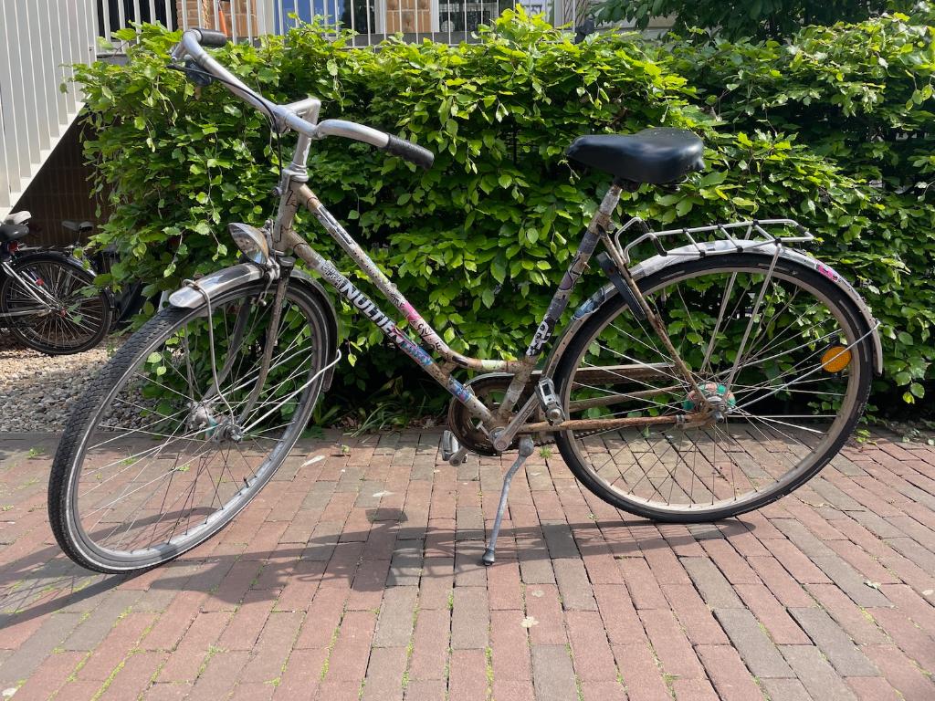 oude maar rijklare fiets, Terugtraprem, Gebruikt, Versnellingen, Ophalen