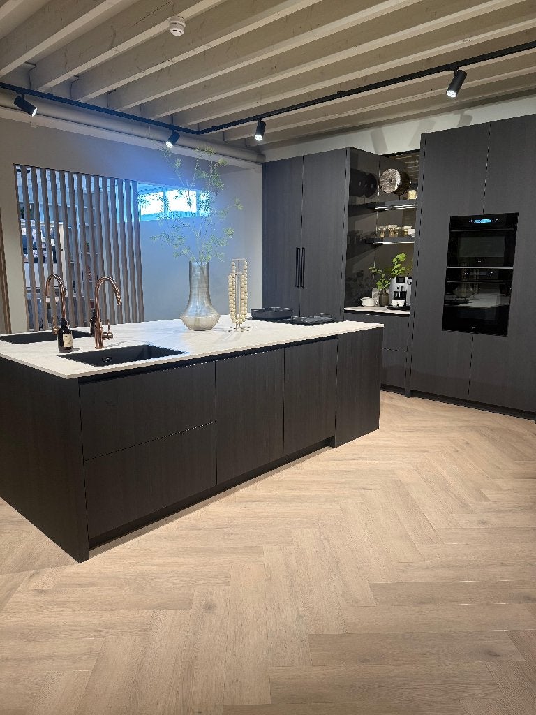 Showroomkeuken moet weg, Huis en Inrichting, Keuken | Complete keukens, Overige kleuren, Overige typen, Ophalen of Verzenden, Zo goed als nieuw