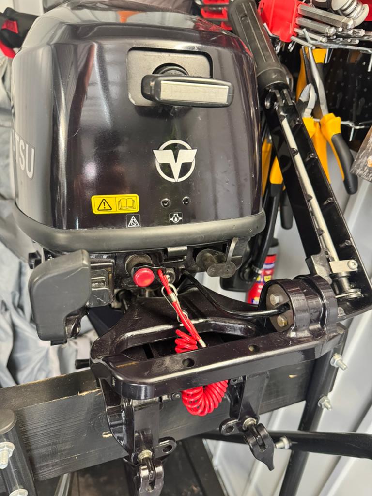 Tohatsu 9.8 kortstaart buitenboordmotor, Watersport en Boten, Buiten- en Binnenboordmotoren, Ophalen, 5 tot 10 pk, Tohatsu, Viertaktmotor