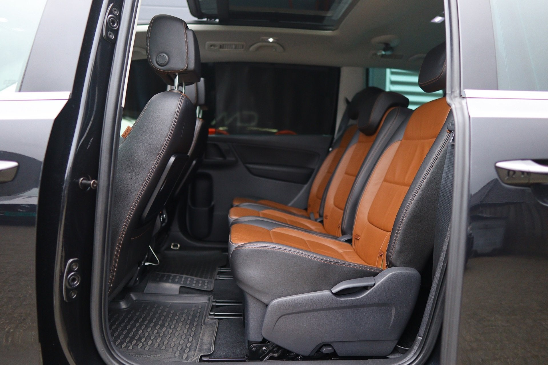 Foto 17 van Volkswagen SHARAN 1.4 TSI Exclusive Series 7 zits Full optio
