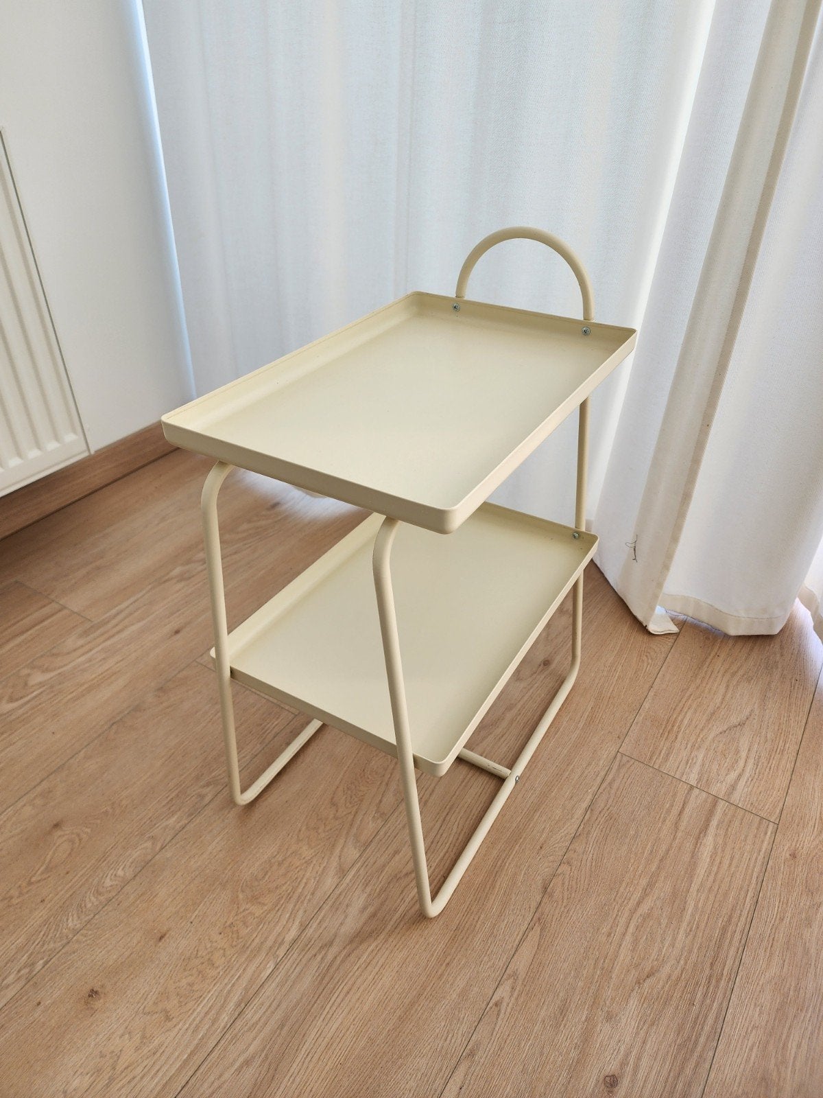 2x IKEA Bakkebord/Sidebord, Huis en Inrichting, Minder dan 55 cm, Modern, Scandinavisch, Metaal of Aluminium, Zo goed als nieuw
