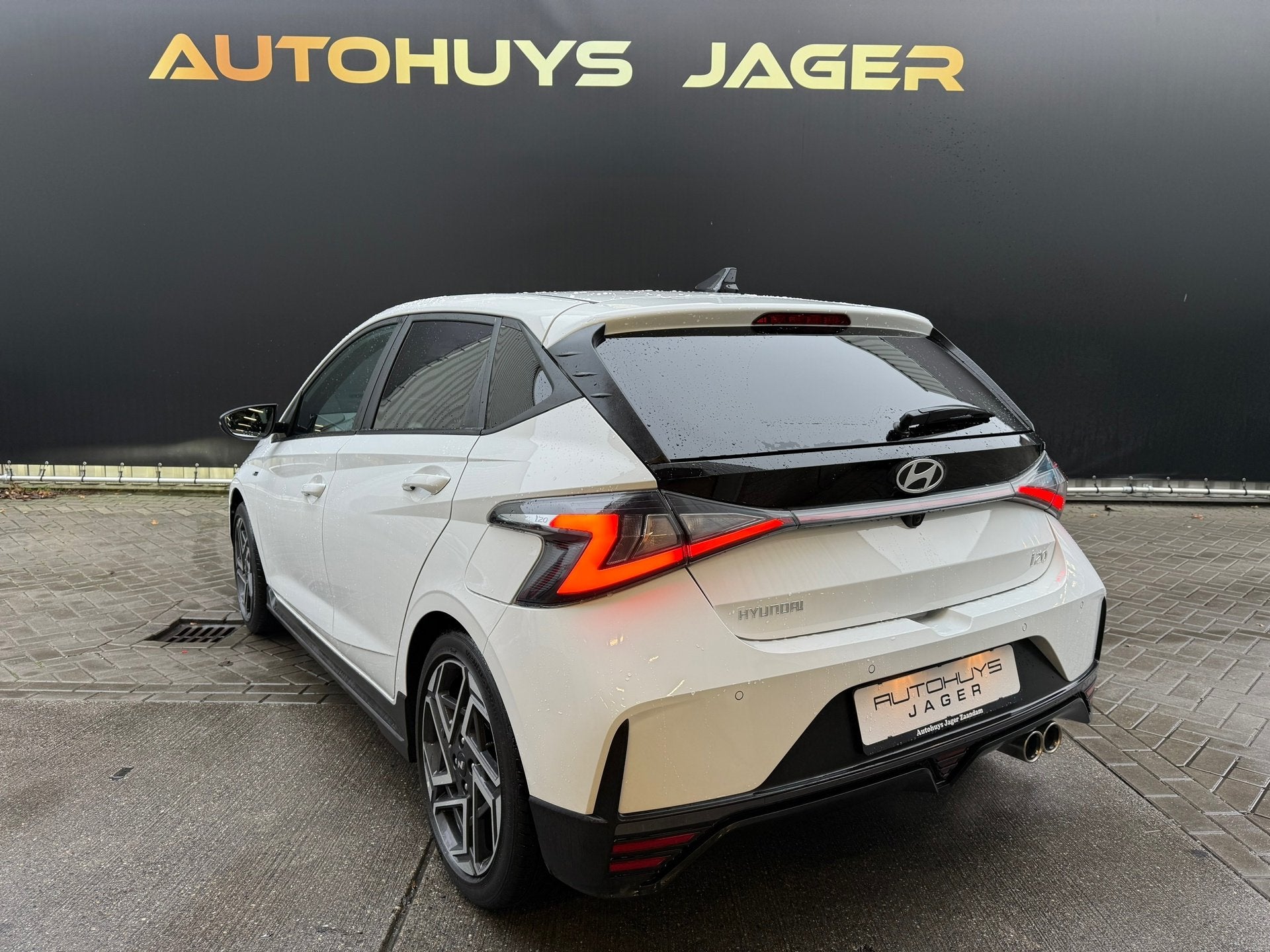 Hyundai I20 N Line 1.2 MPI i-Motion|Pano|Camera|Carplay|Spor, Voorwielaandrijving, Dealer onderhouden, Gebruikt, Zwart