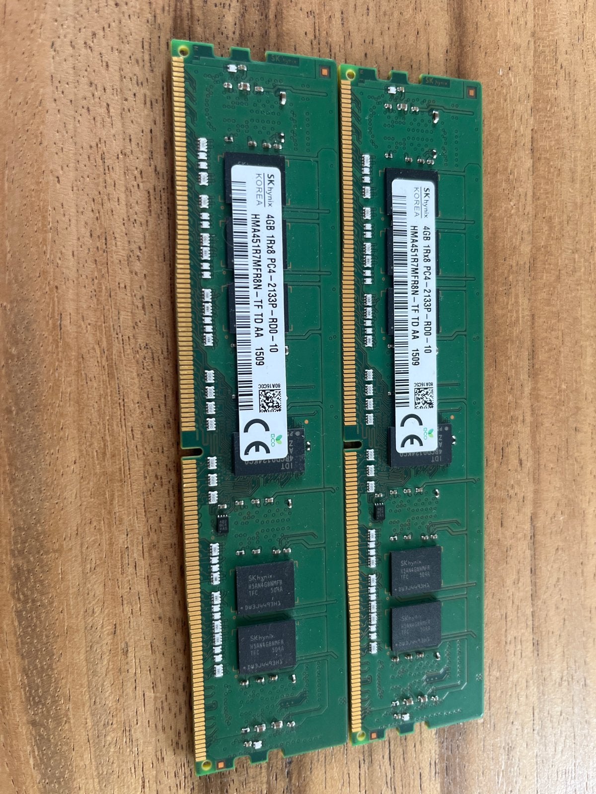 SK Hynix 4GB DDR4 RAM PC4-2133P Geheugenmodule, Computers en Software, RAM geheugen, Server, DDR4, Ophalen of Verzenden, Zo goed als nieuw