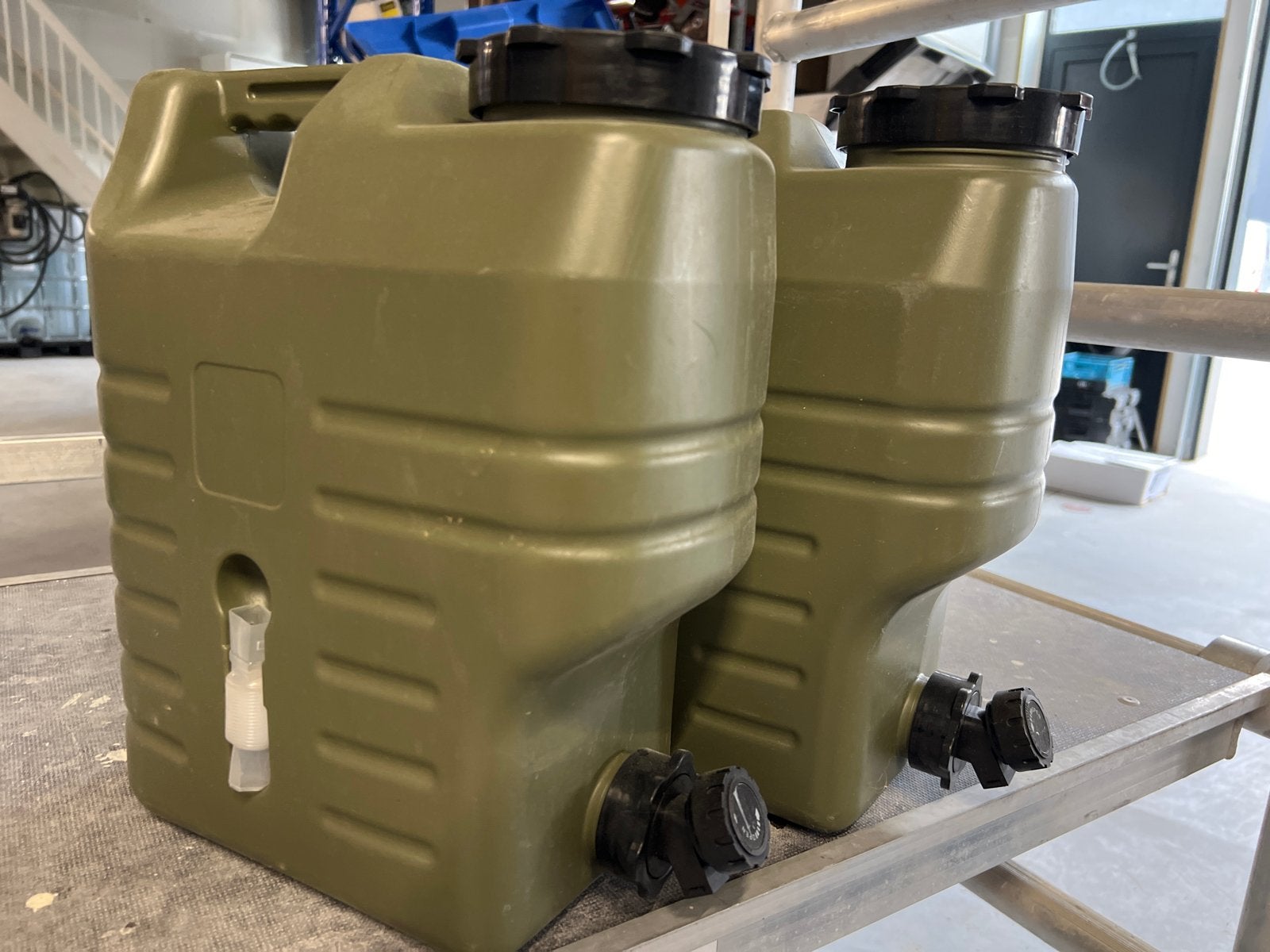 2x Water jerrycan 12L met kraantje, Ophalen of Verzenden