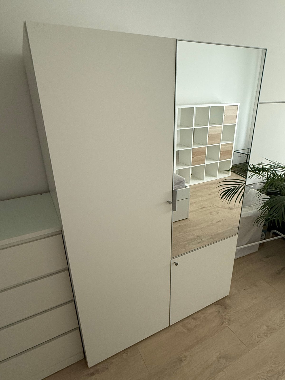 IKEA Kledingkast met spiegeldeur - 180x120x57 cm, Huis en Inrichting, Ophalen, Met deur(en), 100 tot 150 cm, Zo goed als nieuw