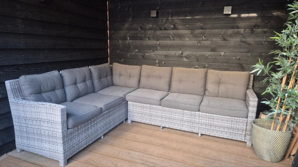 Wicker hoekbank, Tuin en Terras, Tuinsets en Loungesets, Ophalen, Gebruikt, Wicker, Eettafel
