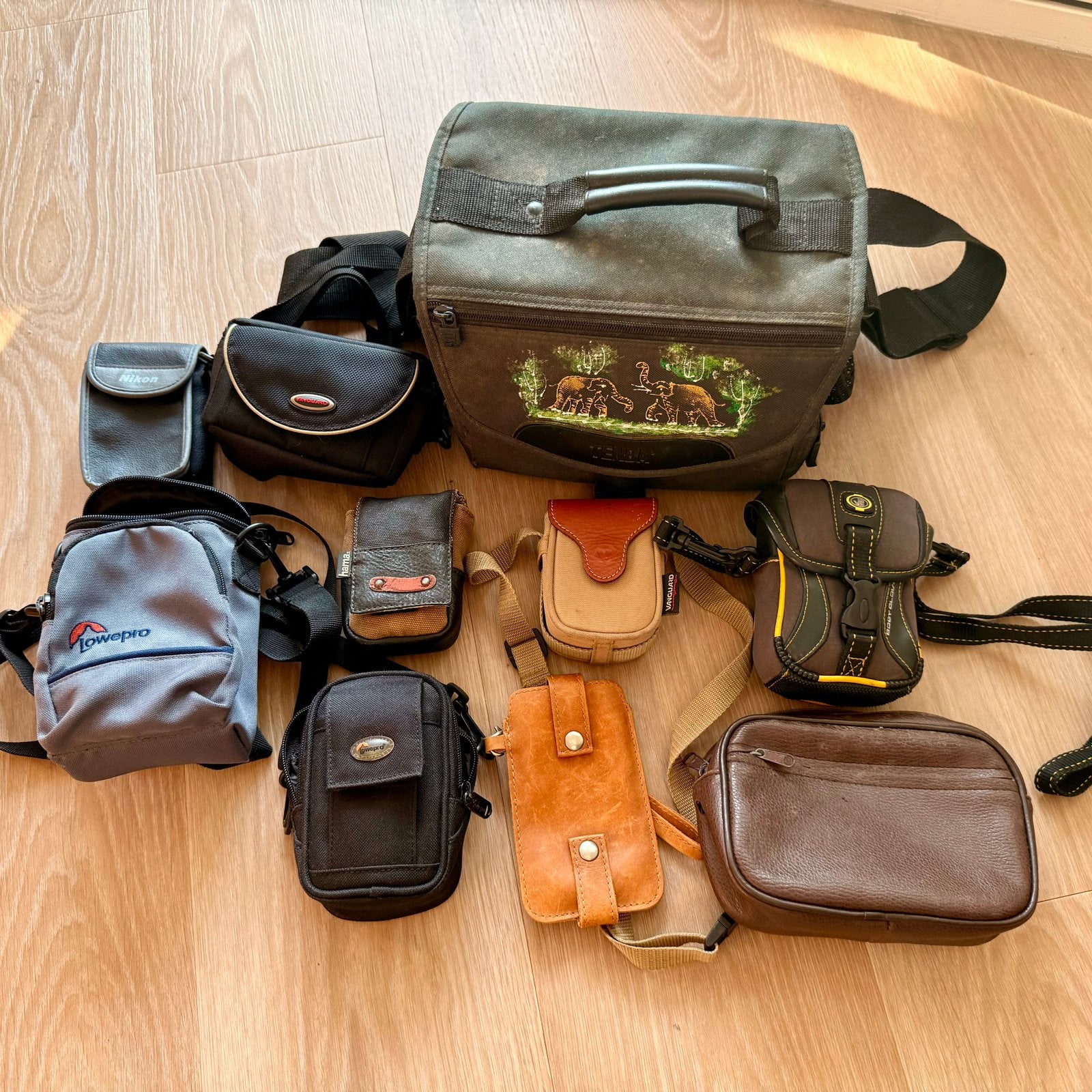 Vintage camera tassen collectie: Spiegelreflex & Compact, Gevoerd, Schoudertas, Lowepro, Gebruikt