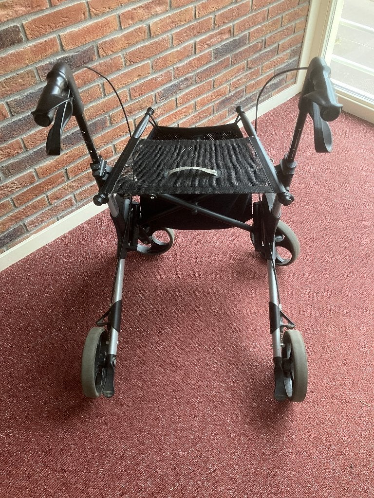Rollator Topro zwart inklapbaar, Diversen, Rollators, Ophalen, Opvouwbaar, Gebruikt