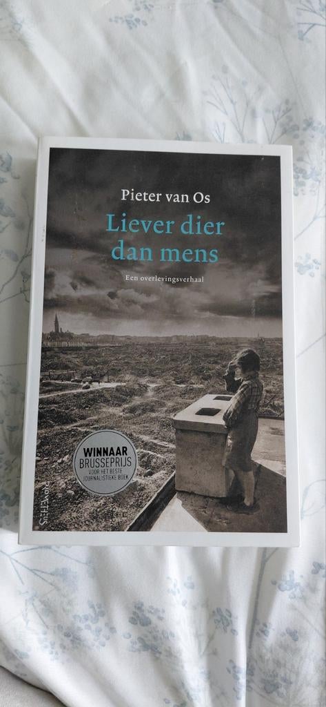Liever dier dan mens - Pieter van Os (Brusse Prijs), Ophalen of Verzenden, Zo goed als nieuw, Pieter van Os, Nederland