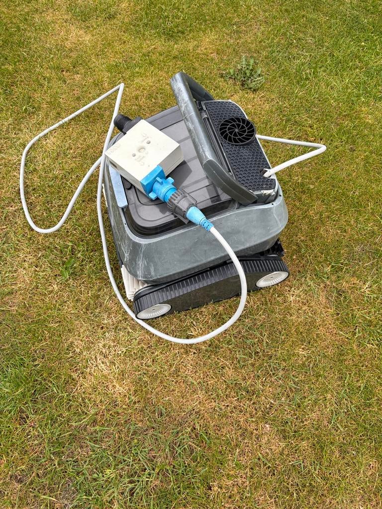 Zwembadrobot  poollux scooby, Tuin en Terras, Zwembad-toebehoren, Ophalen, Gebruikt, Overige typen