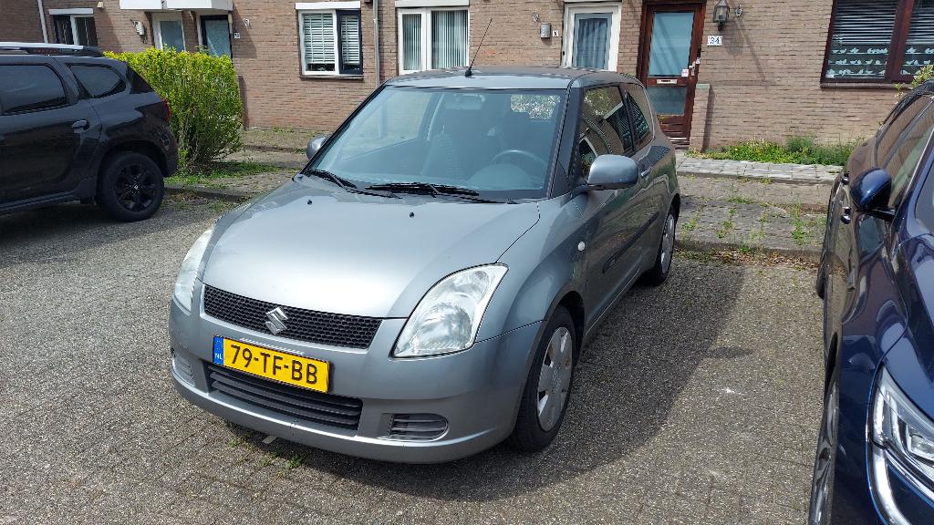 Suzuki Swift 1.5 GLS AUT 2006 Grijs, Auto's, Stof, 40 €/maand, 4 cilinders, Swift