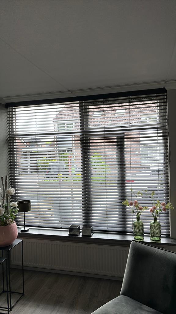 Houten jaloezieën 50 mm mat zwart, Ophalen, Zo goed als nieuw, Zwart, 150 tot 200 cm