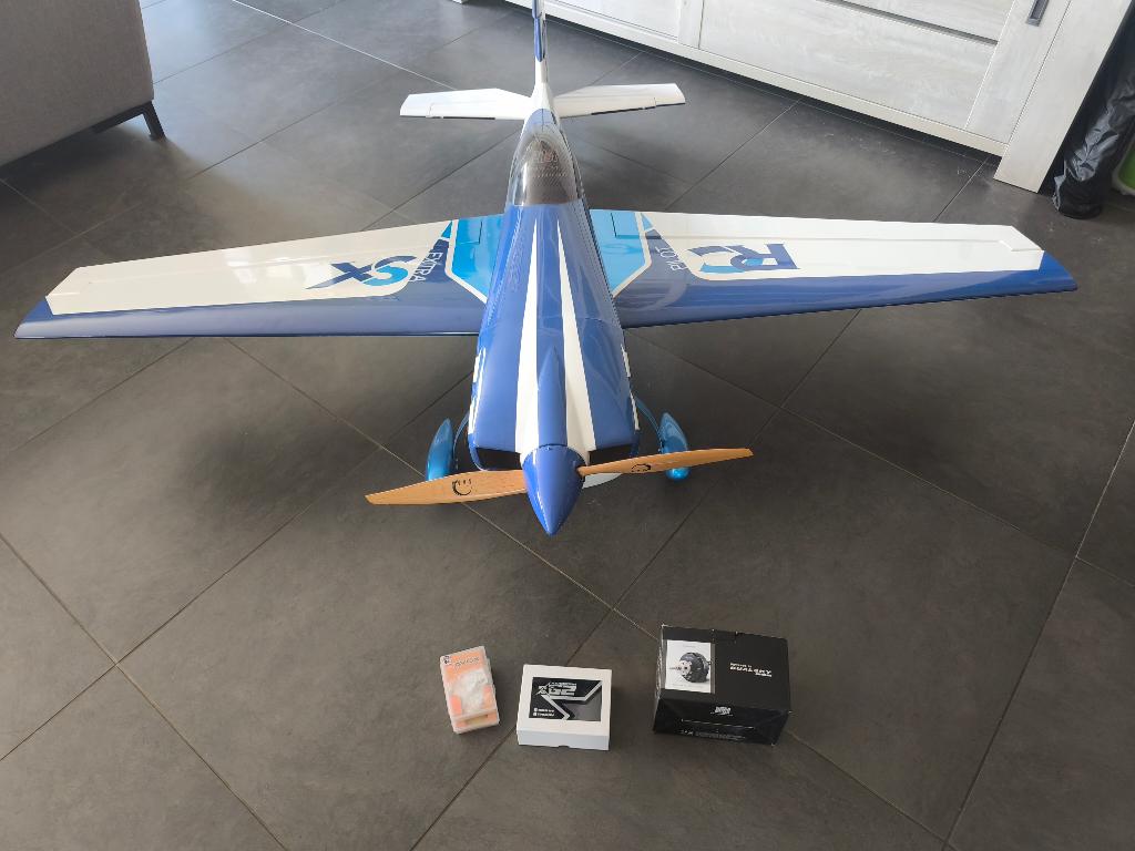 Pilot RC extra 330sx nieuw niet gevlogen, Ophalen, Nieuw, Elektro