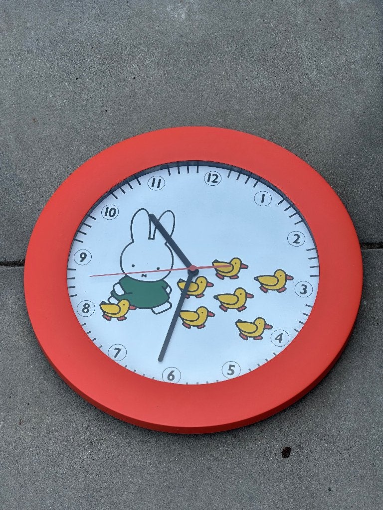 Wandklok Nijntje Quartz, Ophalen, Zo goed als nieuw, Analoog, Wandklok