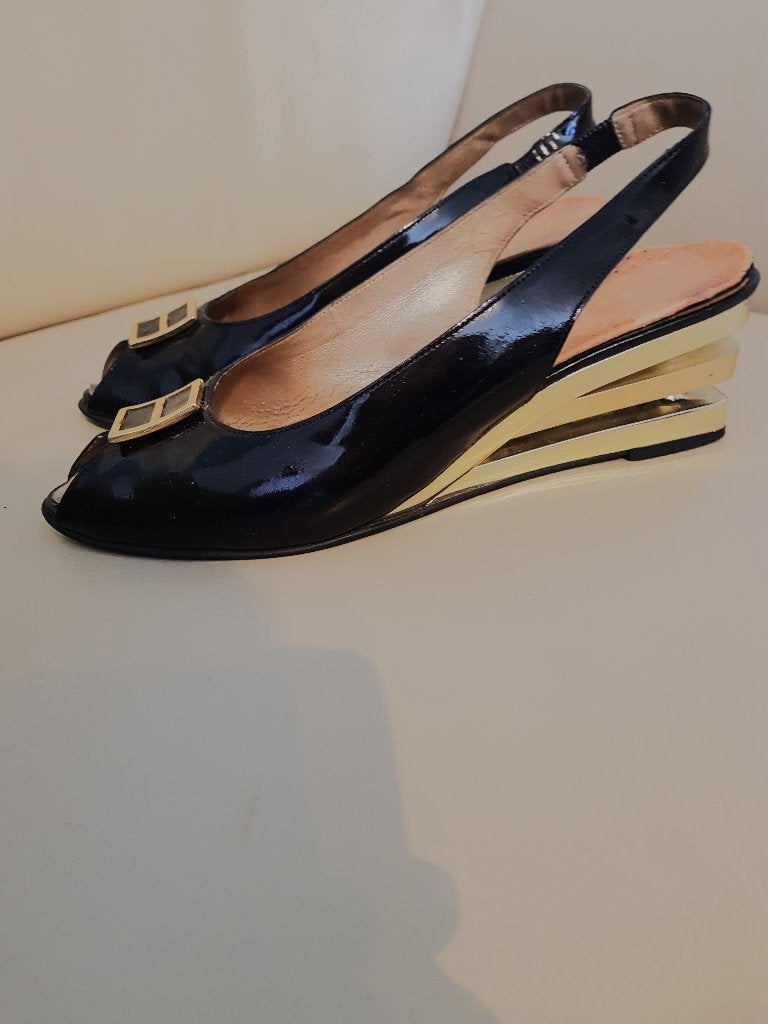 Te koop prachtige lak leder schoenen mt 39 chique gouden hak, Zwart, Ophalen of Verzenden, Zo goed als nieuw, Fausta di Moda