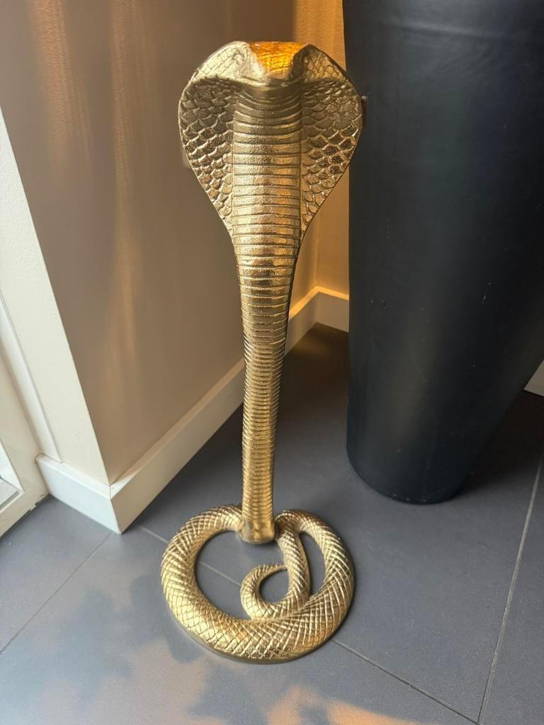 Gouden slang, Ophalen, Zo goed als nieuw