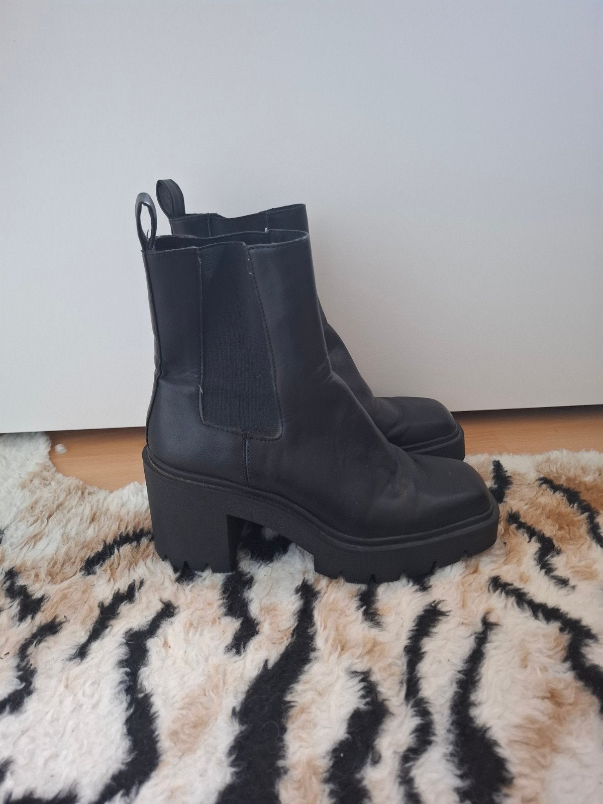 pull& bear  maat 39, Ophalen, Zwart, Dansschoenen, Zo goed als nieuw