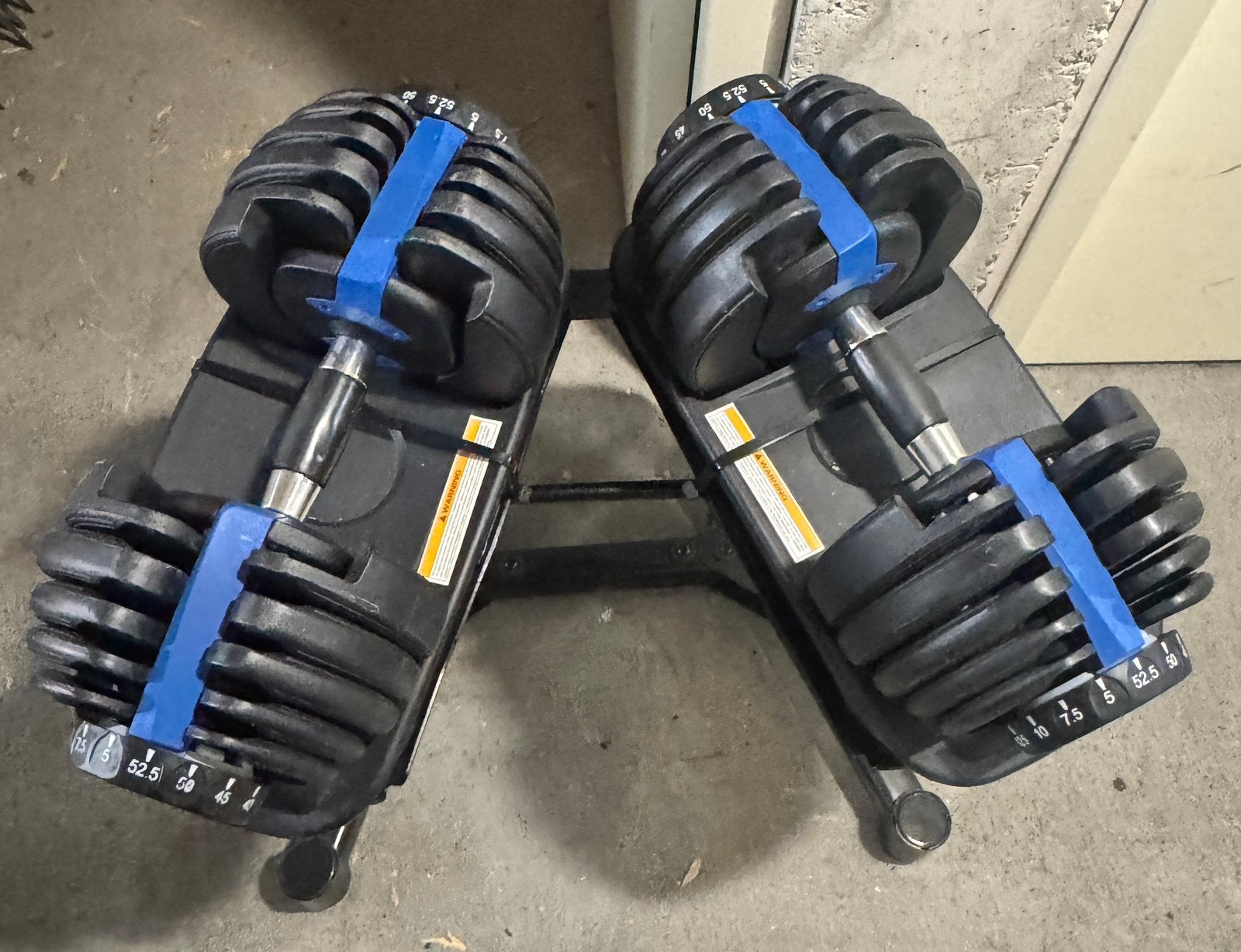 Verstelbare dumbells met fitnessbank, Ophalen, Zo goed als nieuw, Krachtstation