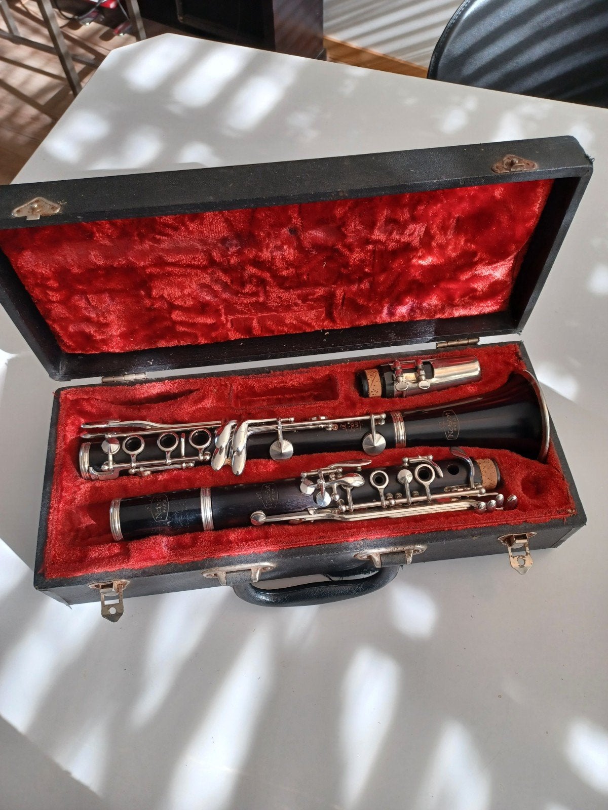 Noblet Paris Klarinet - Serie nr. 911010, Muziek en Instrumenten, Bes-klarinet, Gebruikt, Ophalen of Verzenden, Met koffer