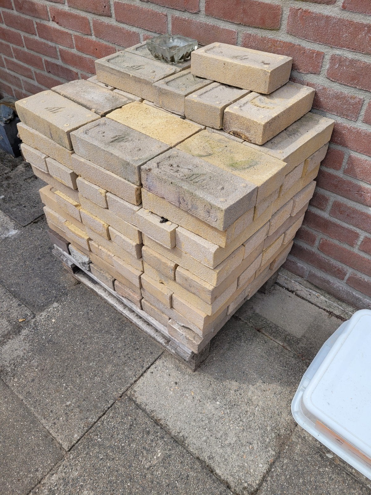 Metselstenen.  +- 115  stuks ongeveer, Tuin en Terras, Tegels en Klinkers, Ophalen, Beton, Overige typen