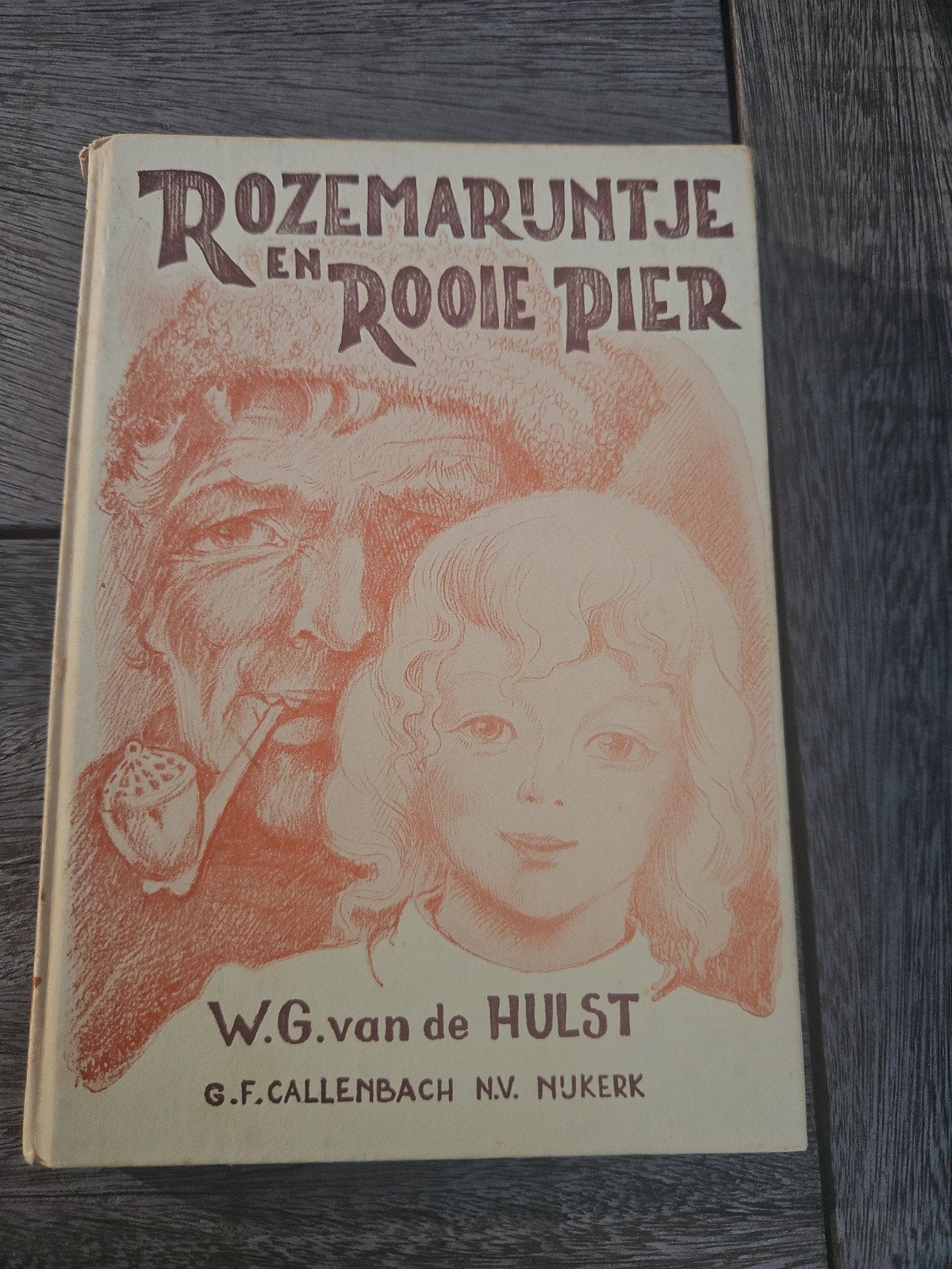 W.G. van de Hulst – Rozemarijntje en Rooie Pier – 6e druk, Ophalen of Verzenden, Gelezen, Europa