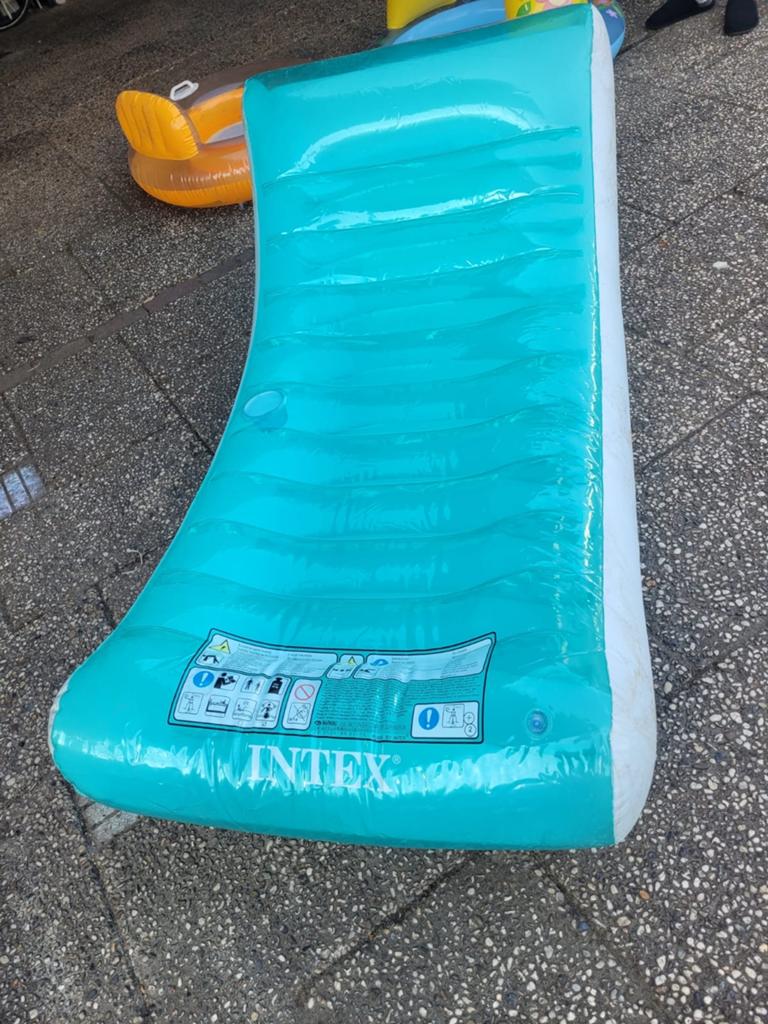 Intex opblaasbare water ligbed, Ophalen, Gebruikt