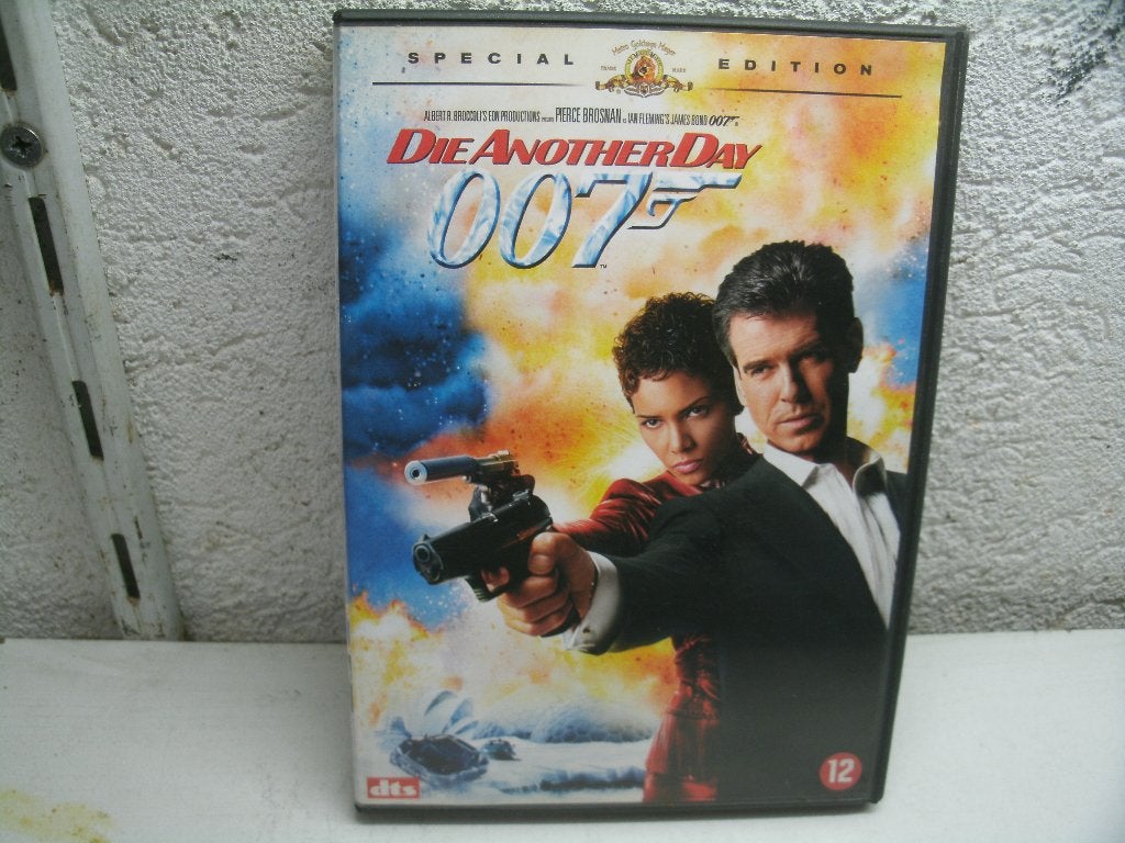 dvd 200b die another day 007, Vanaf 12 jaar, Ophalen of Verzenden, Zo goed als nieuw
