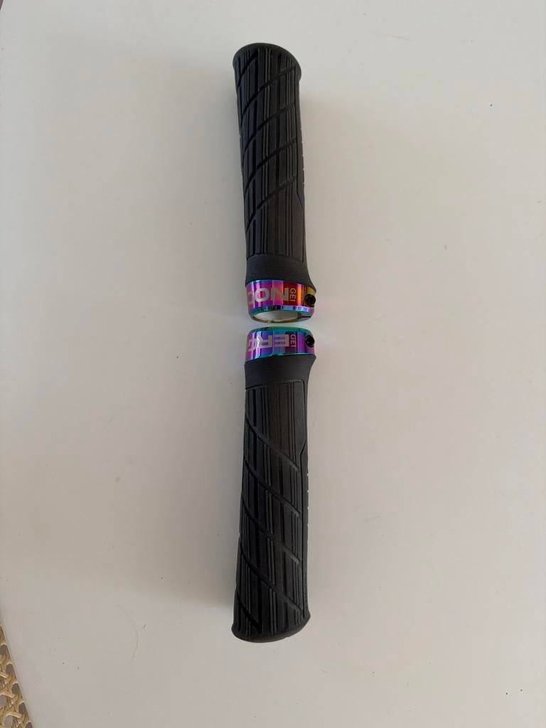 Ergon GE1 Evo Factory handvatten - Zwart met olie slick, Stuur, Ophalen of Verzenden, Zo goed als nieuw, Mountainbike