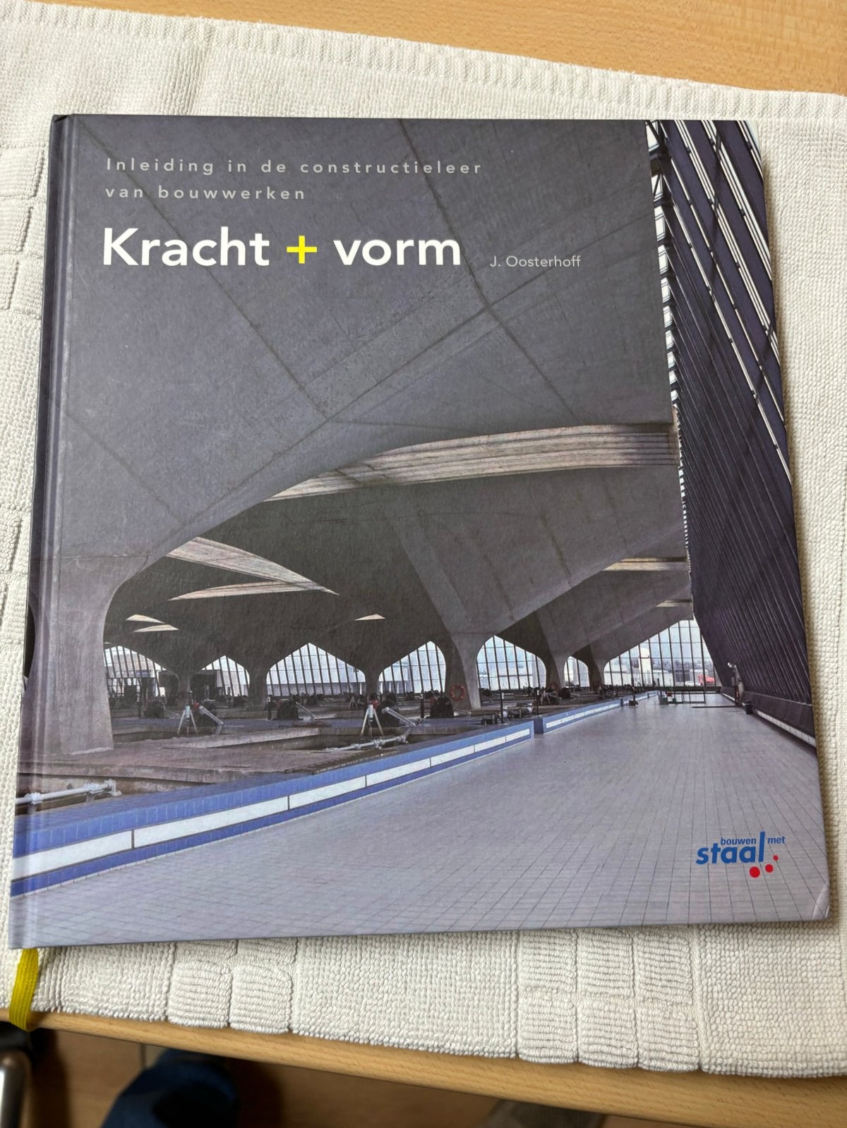 Kracht en vorm: Inleiding in de constructieleer, Boeken, Ophalen of Verzenden, Zo goed als nieuw, Bouwkunde