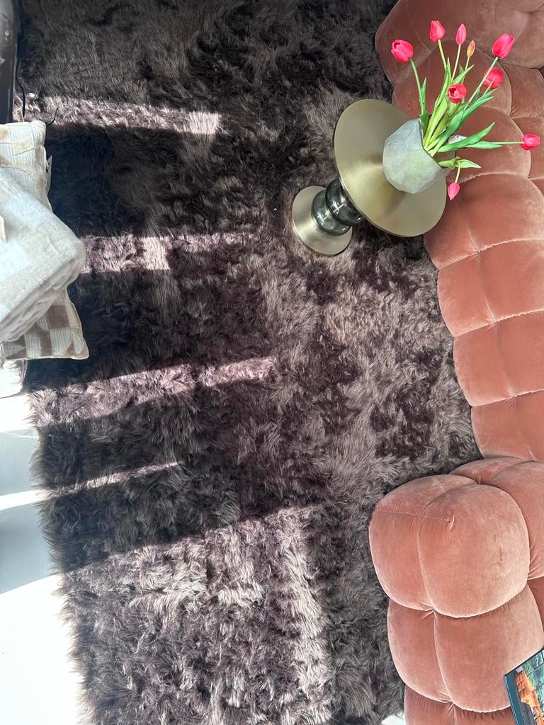 Laska vloerkleed by Boo in bruin - Zacht en fluffy, Huis en Inrichting, Stoffering | Tapijten en Kleden, Ophalen, Bruin, Zo goed als nieuw