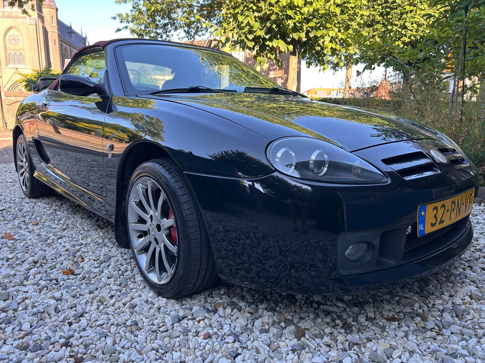 MG TF 1.8 - 135 Special 80th anniversary edition 2004, 13 km/l, 40 €/maand, Zwart, 4 cilinders