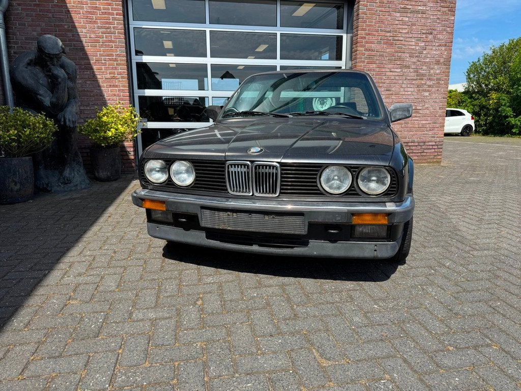 BMW 3-serie 325i E30 , Schuurvondst , Manual , Powersteering, Achterwielaandrijving, Gebruikt, Zwart, 10 km/l