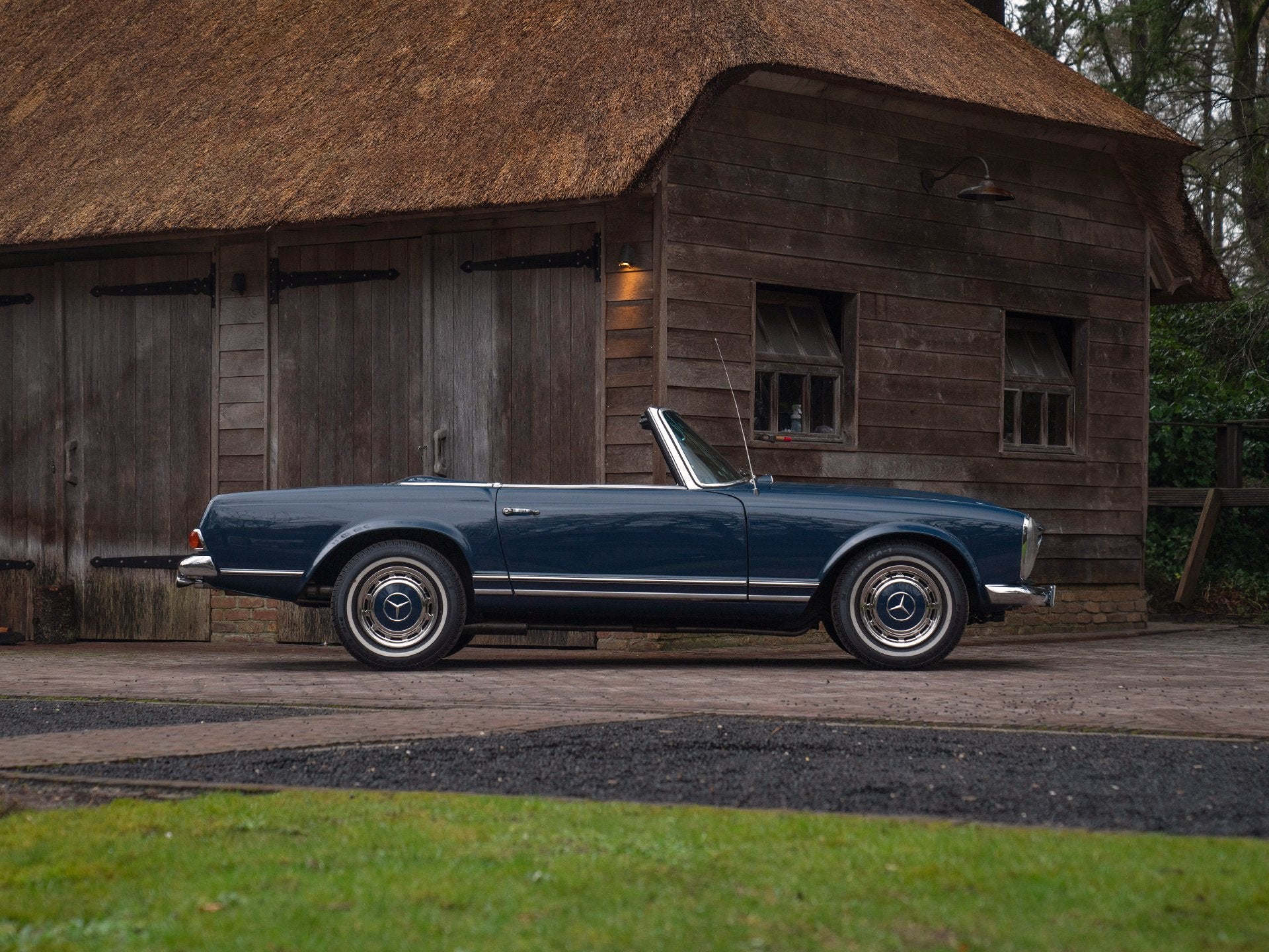 Mercedes-Benz 200-serie 250 SL | Hardtop (bj 1968), Automaat, Bedrijf, 2 stoelen, Blauw