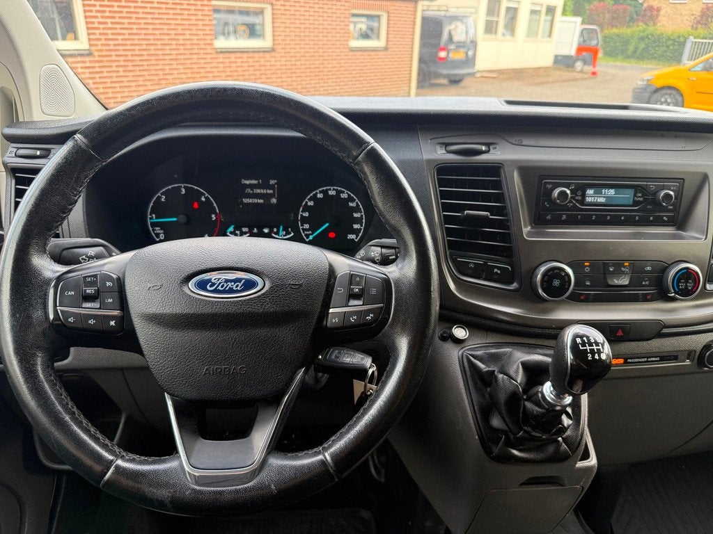 Ford Transit Custom 340 2.0 TDCI L2H1 Trend DC 130PK airco c, Auto's, Bestelauto's, Voorwielaandrijving, 15 km/l, Euro 6, 4 cilinders