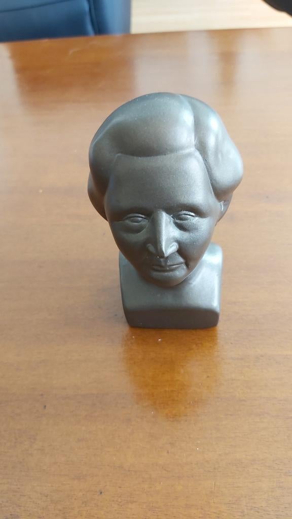 Gipsen buste Koningin Juliana, jaren '50, zilverkleurig, Zilver, Minder dan 20 cm, Gips, Buste