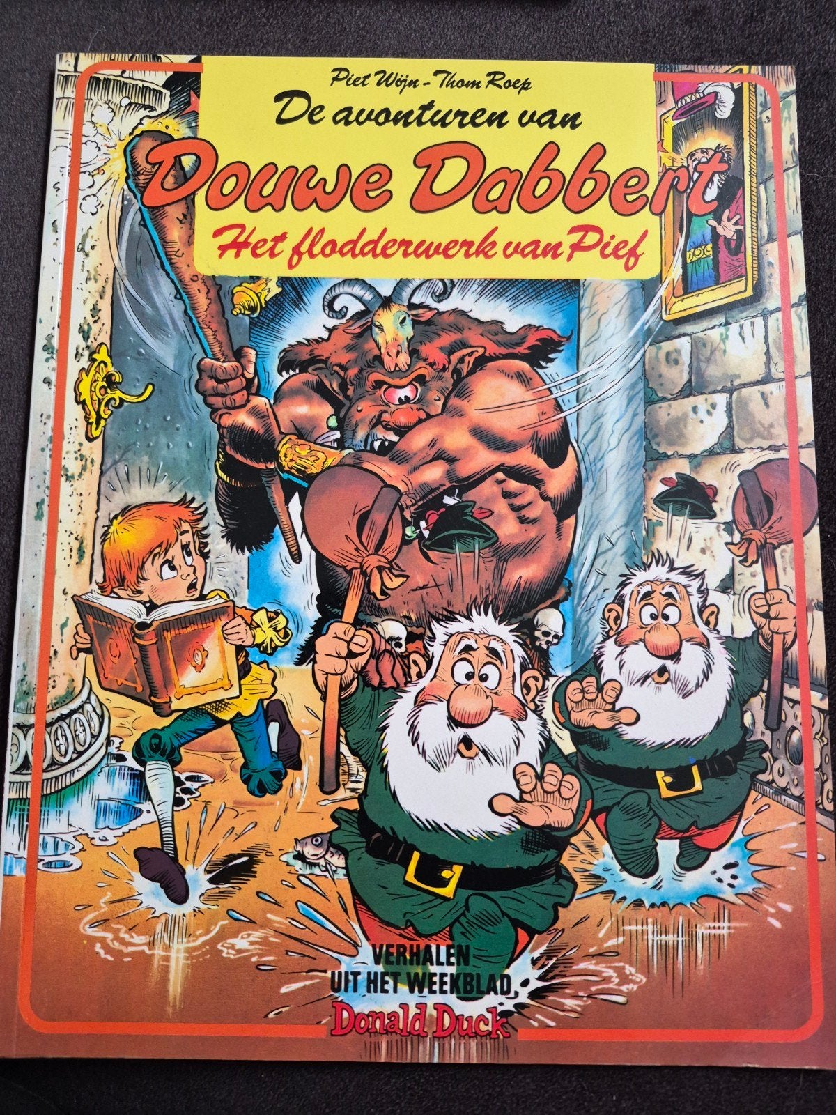 Douwe Dabbert - Het flodderwerk van Pief (kleine vouw), Eén stripboek, Ophalen of Verzenden, Zo goed als nieuw, Piet Wijn, Thom Roep