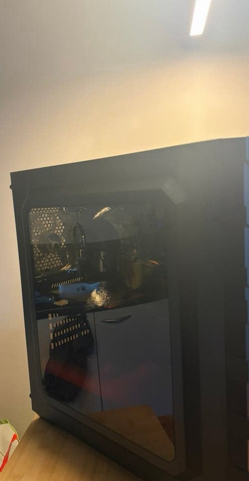 Gaming PC met Sharkoon behuizing, Computers en Software, Computerbehuizingen, Ophalen of Verzenden, Gebruikt