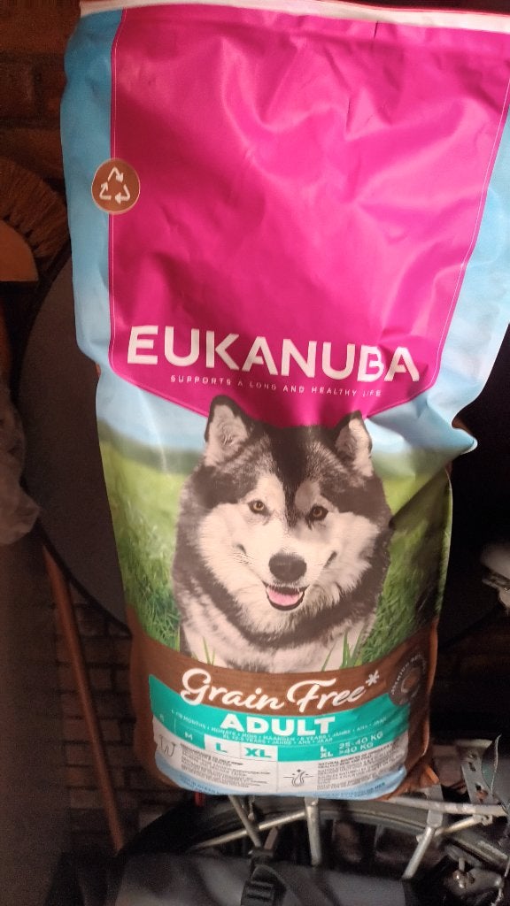 Eukanuba Hondenvoer, Ophalen, Hond