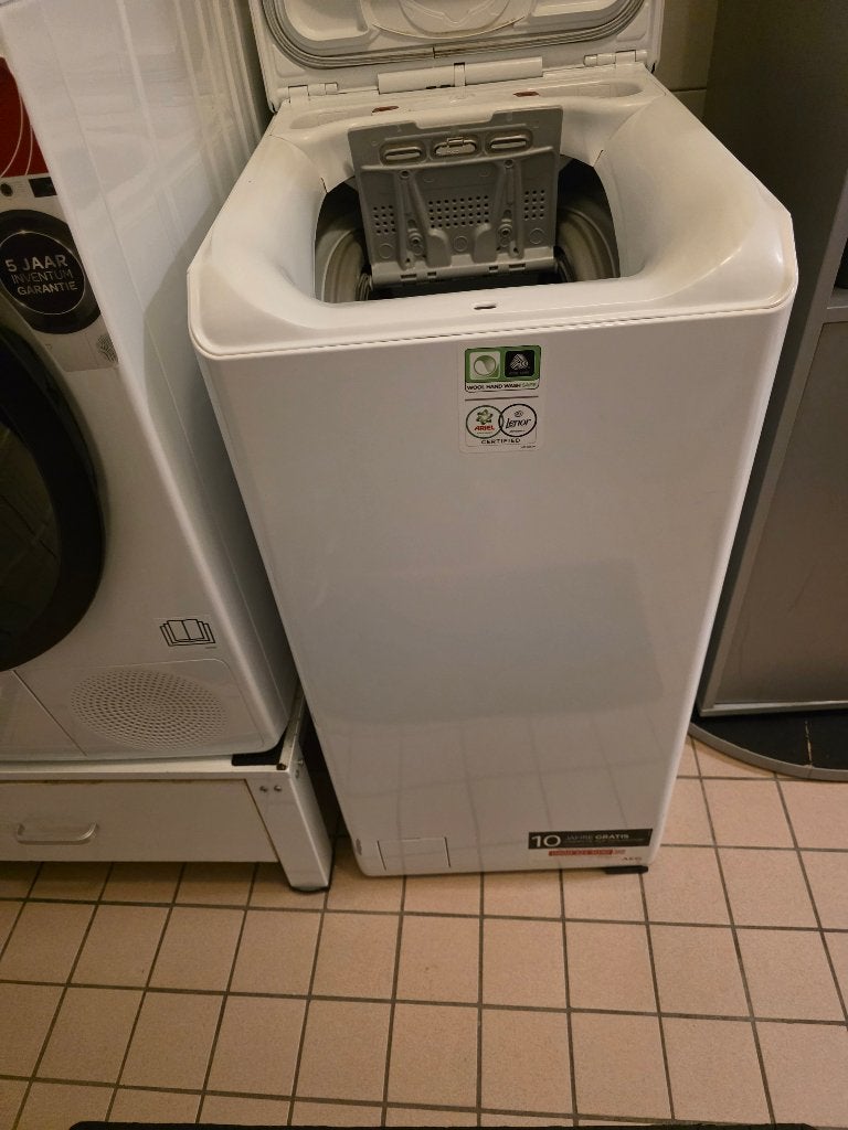 AEG. Wasmachine Bovenlader 7 kg – Stoomfunctie, Ophalen, 1200 tot 1600 toeren, Bovenlader, Zo goed als nieuw