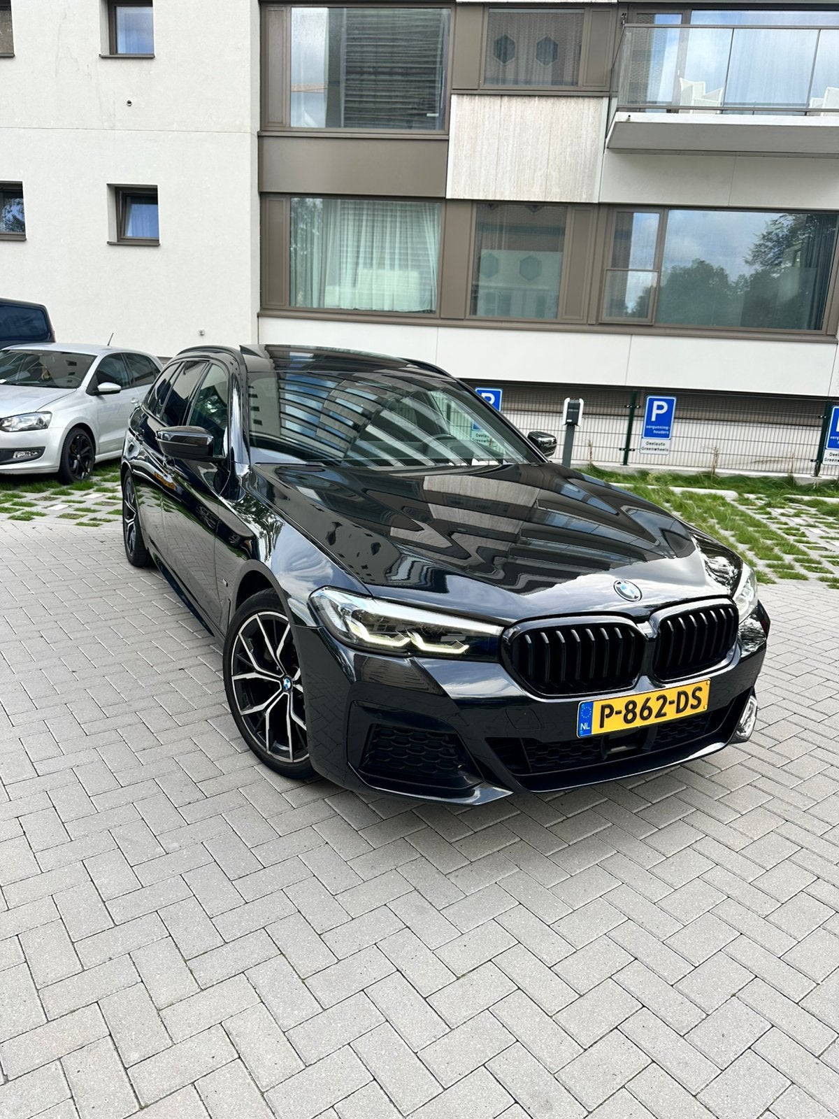 BMW 5-Serie 520d Xdrive Aut. 2021 Zwart Pano/Camera/Leder, Auto's, 1995 cc, 2000 kg, Zwart, Stationwagon