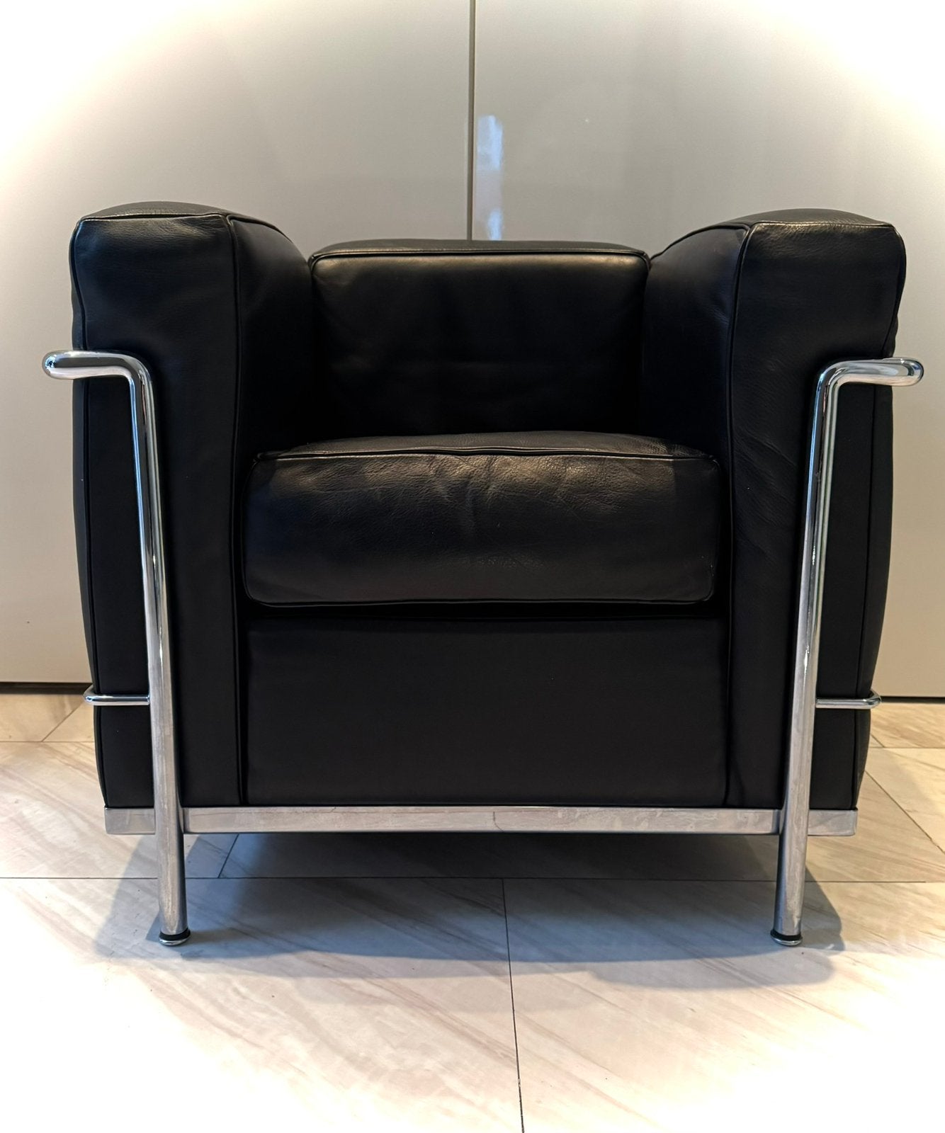 Originele Cassina LC2 Fauteuil, zwart leder, prachtige staat, Ophalen, Bauhaus, Mid-Century Modern, Designklassieker, Zo goed als nieuw