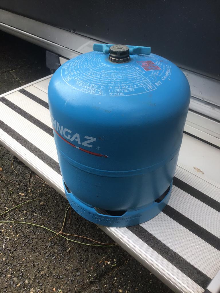 Gasfles van campingaztype 907 ( halfvol ), Ophalen, Gebruikt