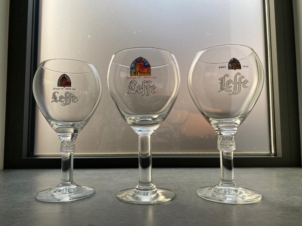 Leffe bokaal (alleen de rechter nog beschikbaar), Ophalen of Verzenden, Nieuw, Glas of Glazen, Leffe