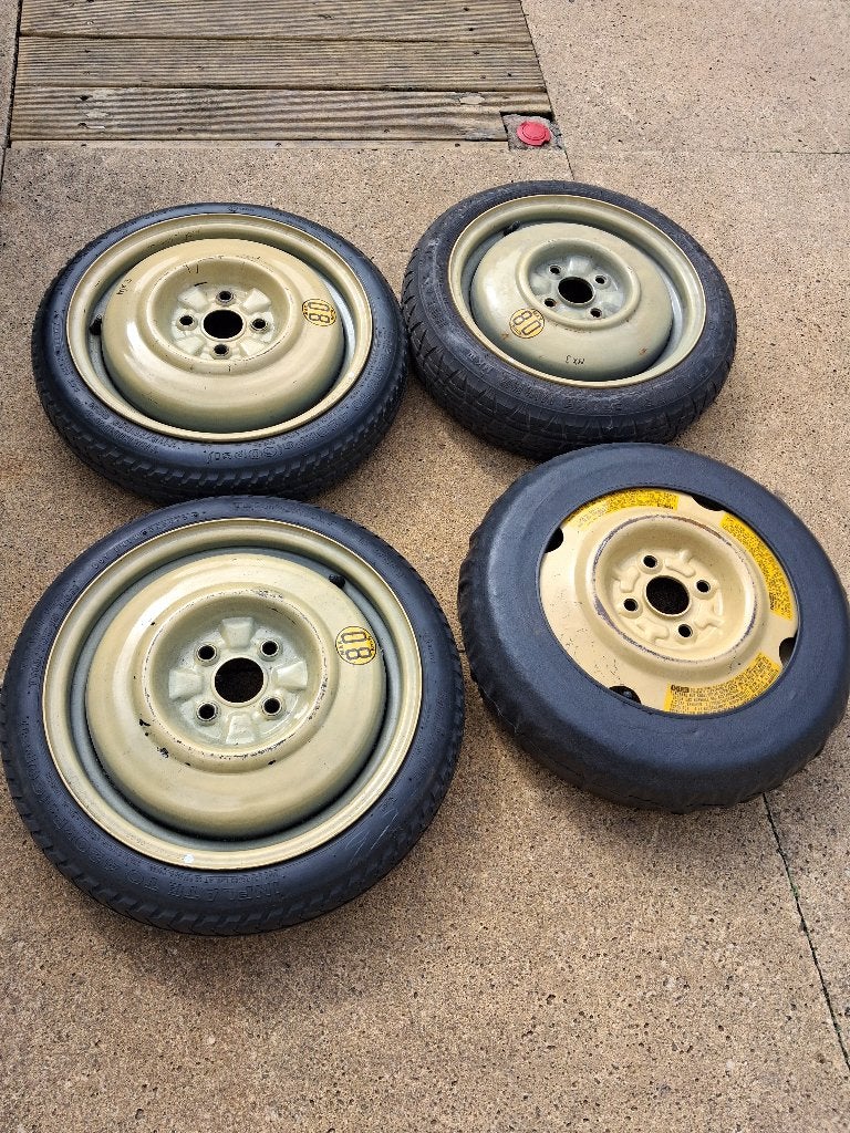 4 stuks thuiskomers/thuisbrengers MAZDA 323F BA  1994/1999, Ophalen