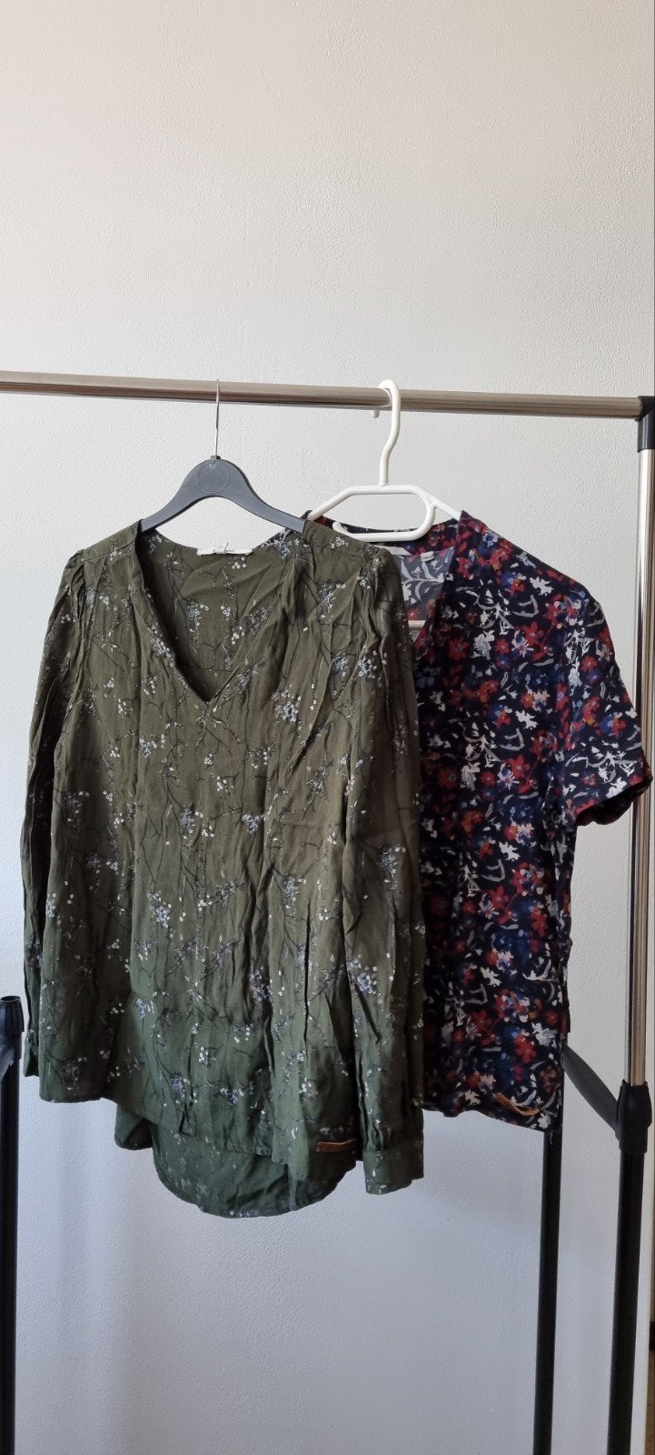 Blouses Tops Moscow Mt S en M samen €5, Blauw, Moscow, Gedragen, Ophalen