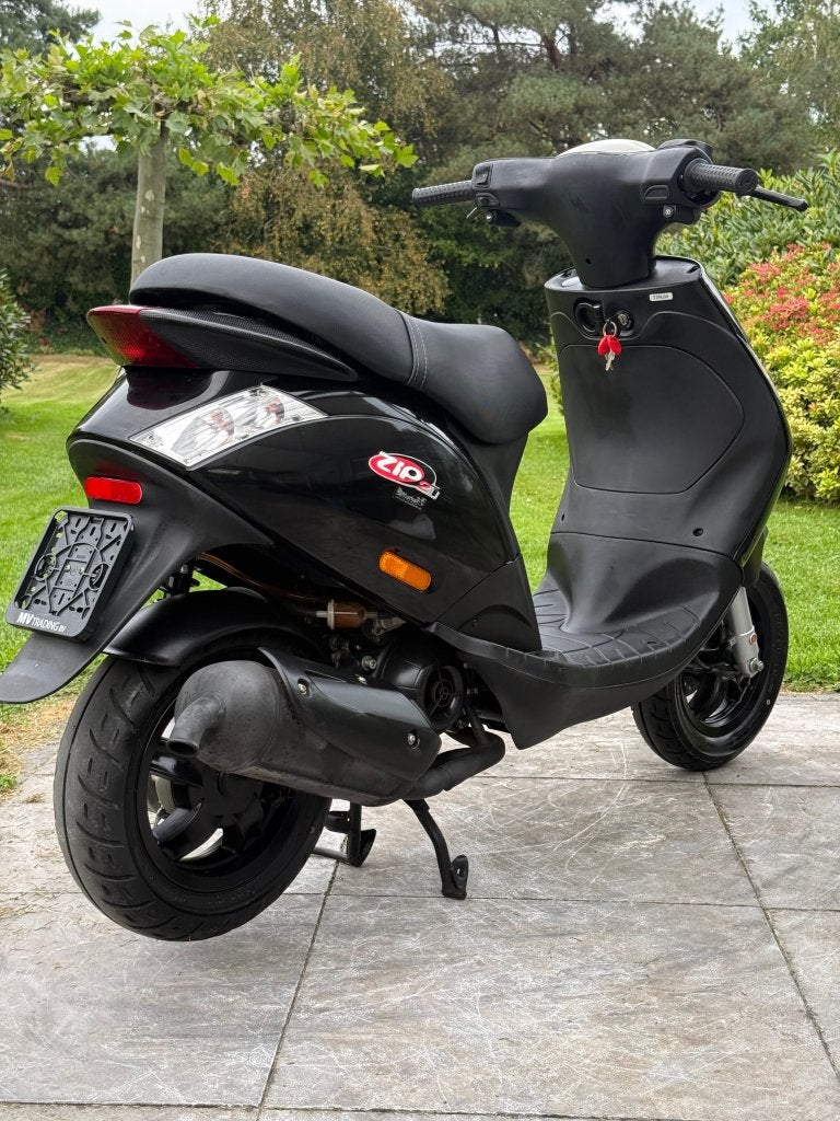 Foto 3 van ⭐️Piaggio zip 2 takt 2015 Brom Glans zwart Nette staat⭐️